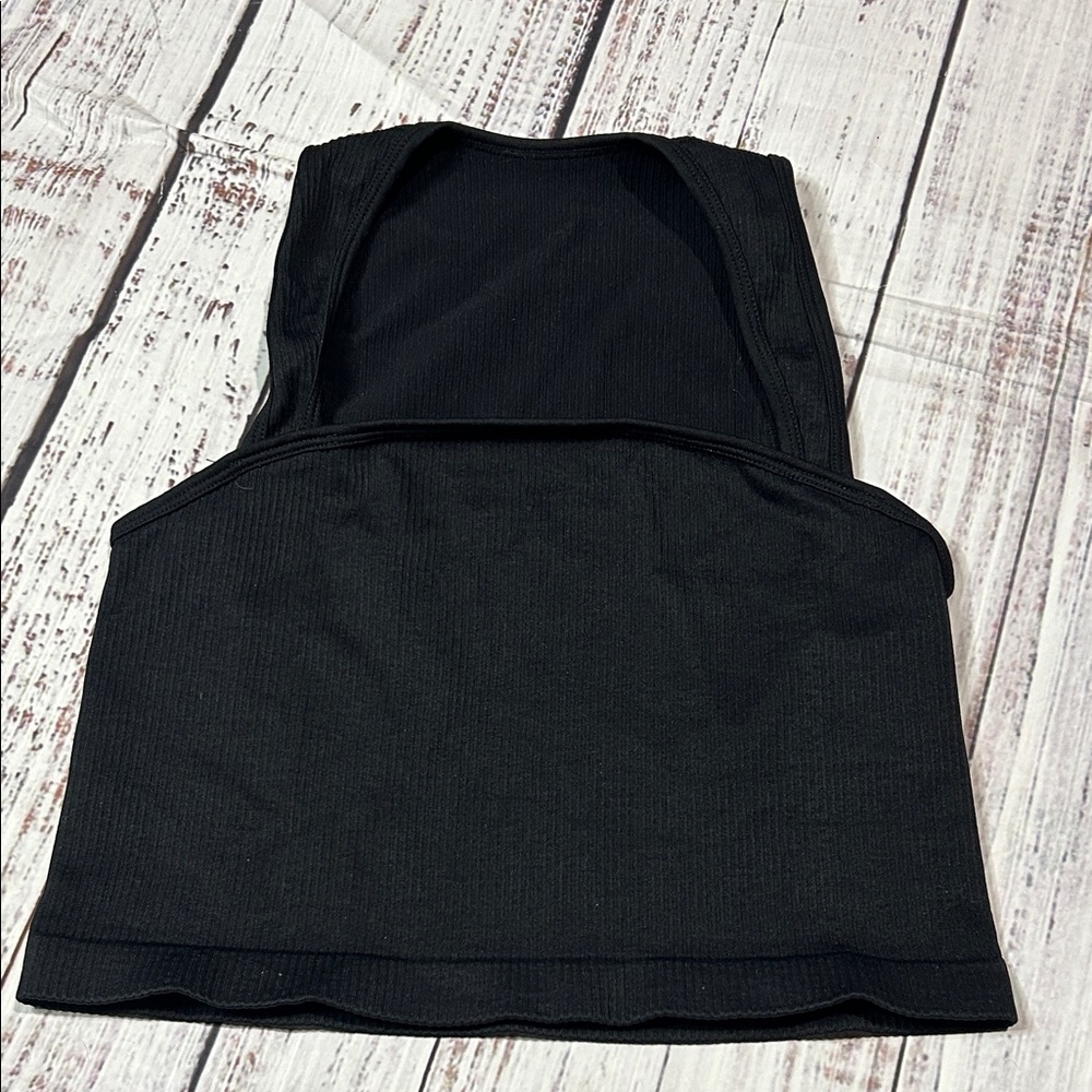 OQQ Black Sleeveless Crop Top